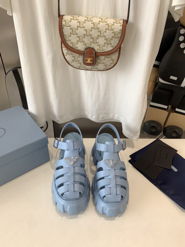 Prada is super hot for the latest spring/summer serrated Roman ultra-light platform sandals A