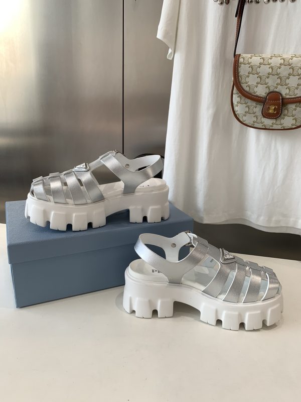 Prada is super hot for the latest spring/summer serrated Roman ultra-light platform sandals B - Image 3