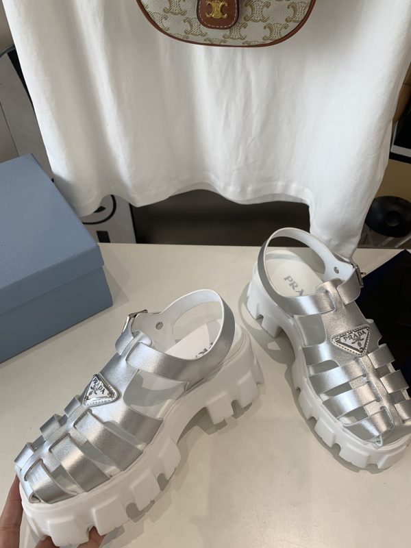 Prada is super hot for the latest spring/summer serrated Roman ultra-light platform sandals B - Image 5
