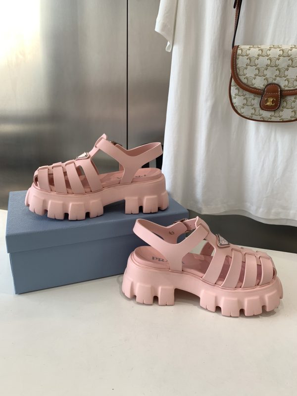Prada is super hot for the latest spring/summer serrated Roman ultra-light platform sandals C - Image 3