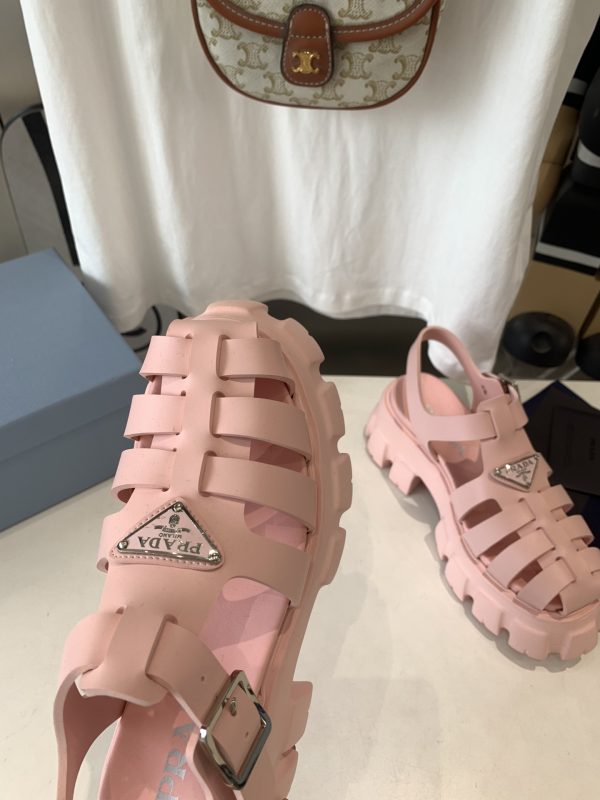 Prada is super hot for the latest spring/summer serrated Roman ultra-light platform sandals C - Image 7