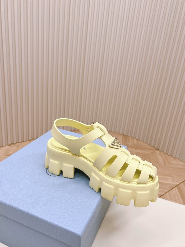 Prada is super hot for the latest spring/summer serrated Roman ultra-light platform sandals K - Image 4