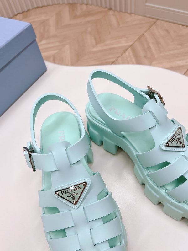 Prada is super hot for the latest spring/summer serrated Roman ultra-light platform sandals I - Image 8