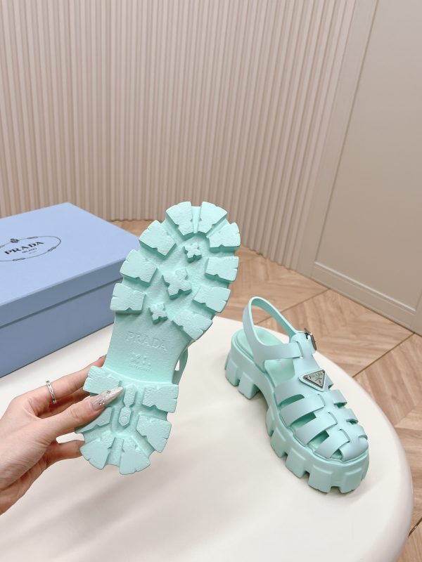 Prada is super hot for the latest spring/summer serrated Roman ultra-light platform sandals I - Image 9