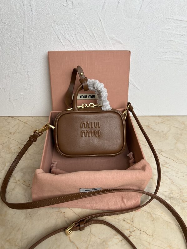 MiuMiu Mini Briefcase stylish and fashionable Aventure briefcase brown 5NR020