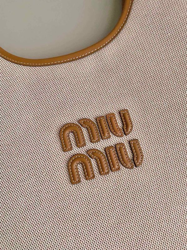 MiuMiu new hobo tote underarm bag autumn and winter series white A 5BG231 - Image 4