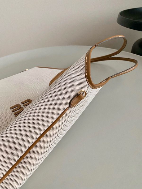 MiuMiu new hobo tote underarm bag autumn and winter series white A 5BG231 - Image 5