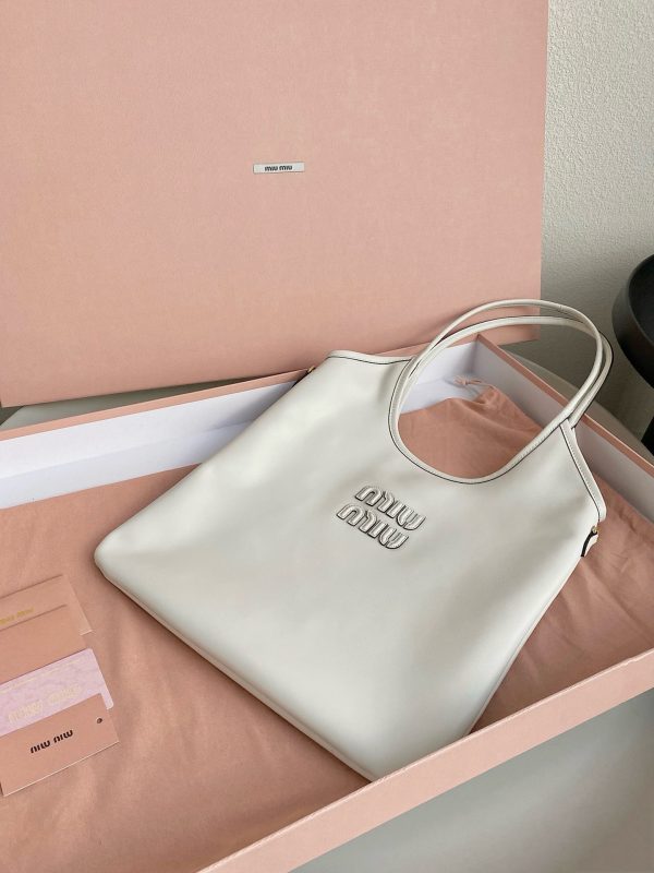 MiuMiu new hobo tote underarm bag autumn and winter series white B 5BG231