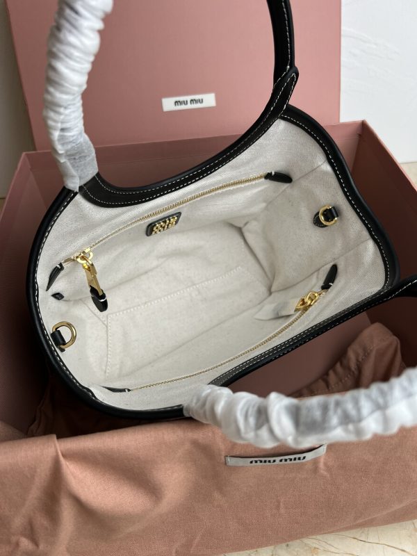 Miumiu launches new IVY basket cowhide leather handbag M-288 black - Image 7
