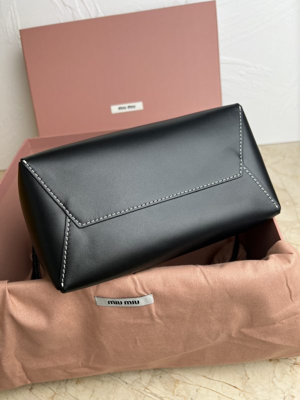 Miumiu launches new IVY basket cowhide leather handbag M-288 black - Image 9