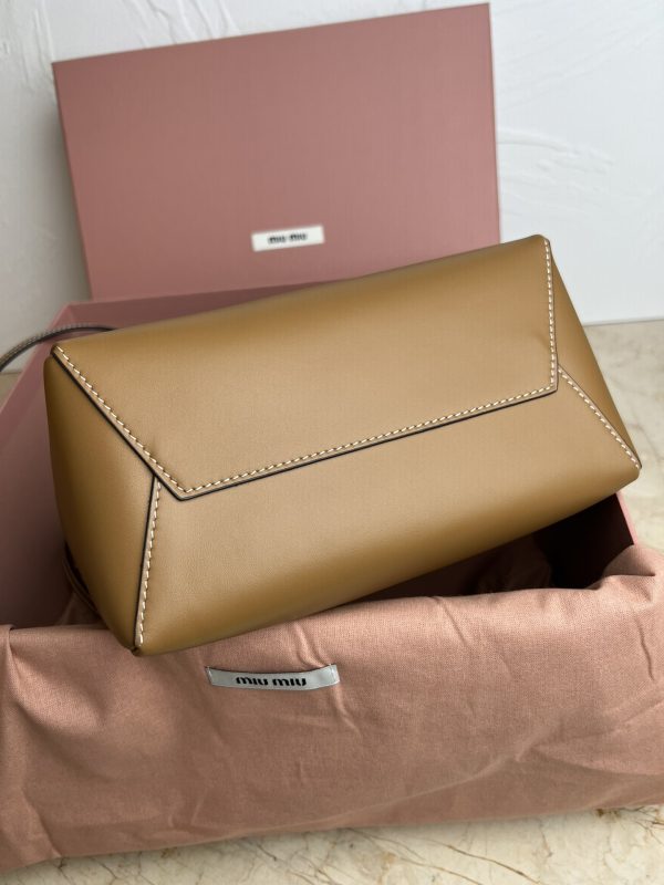 Miumiu launches new IVY basket cowhide leather handbag M-288 A - Image 9