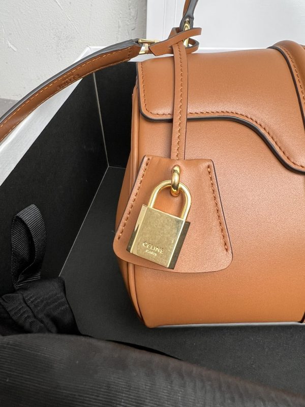 Celine PLUS sheepskin bag - Image 5