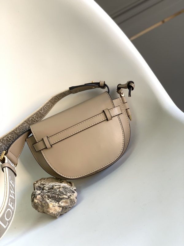 Loewe new Gate embroidered woven wide shoulder strap saddle bag A - Image 8