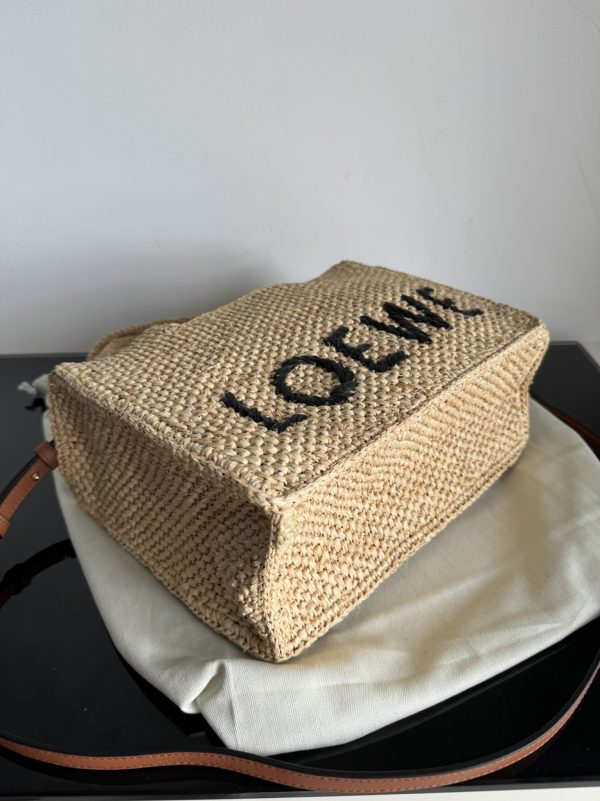 Small raffia LOEWE Font Tote The LOEWE Font Tote is a rectangular bag B - Image 4
