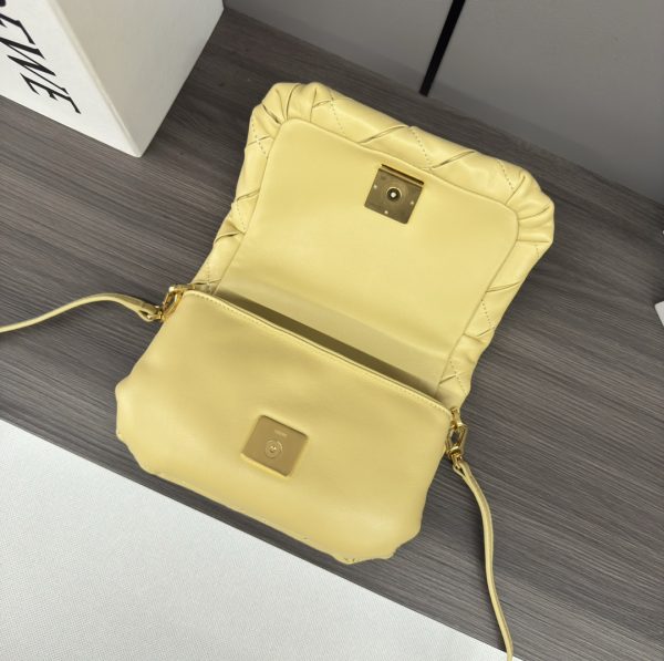 Loewe pleated shiny nappa leather Puffer Goya handbag D - Image 4
