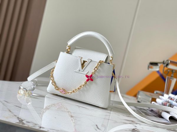 Exquisite M20845 white floral three piece puzzleThis Capucines mini handbag showcases the ge auej1606