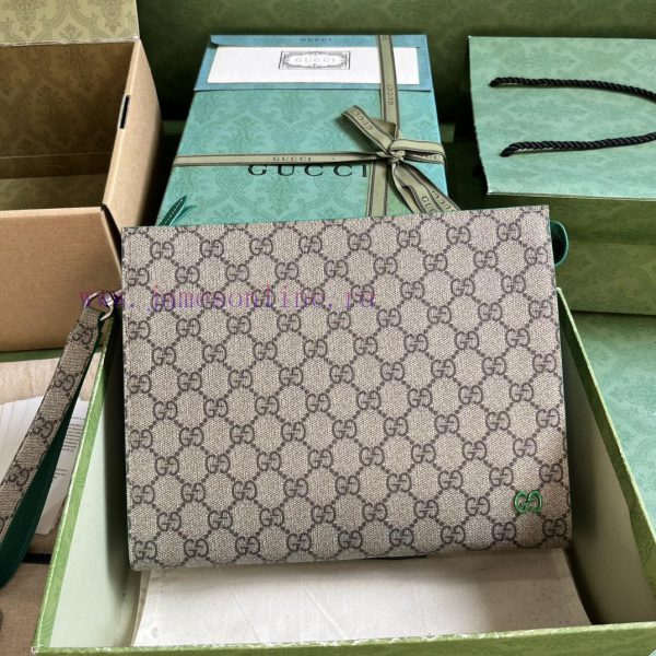 Gucci As the iconic material of the brand, GG Supreme canvas has become the main fabric in G ak7huhme