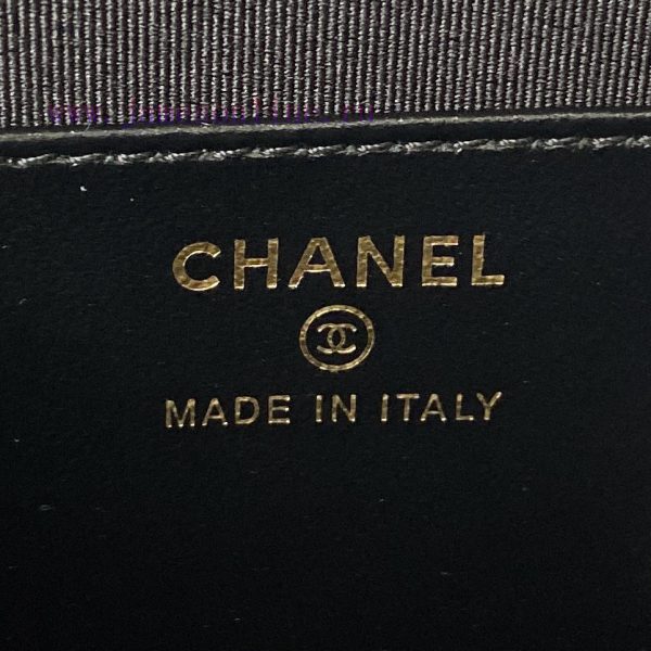 Chanel Bag Chanel 23B metal wristband flip phone caseBright sheepskin with a single color an ungnjm12 - Image 10