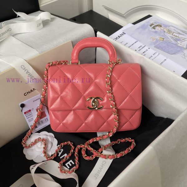 Chanel Bag The new Chanel 24c AS4543 handle cover is wrapped in oil wax leather, with a glos hpzomums