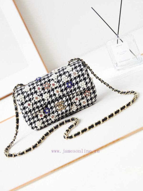Chanel Bag The new spring outfit of 24B is woven with shiny CF fabric and pearls, shining br shhlun8l