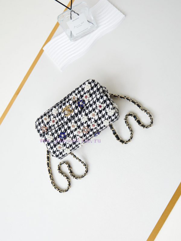 Chanel Bag The new spring outfit of 24B is woven with shiny CF fabric and pearls, shining br shhlun8l - Image 8