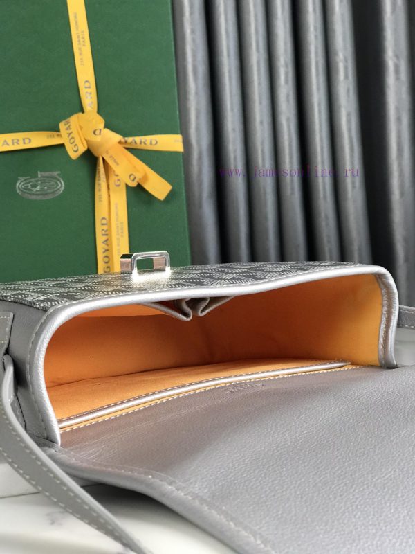 ? Goyard Belv é d è re II Sliver Space SilverThe classic quality of the Belv é d è re bag i vmv9yxdf - Image 10