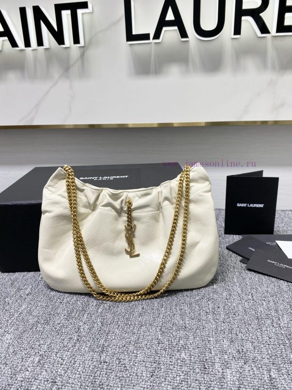 YSL Spring/Summer New Cloud Bag: The underarm foreskin has a great texture and feels great, ckv6q0m9