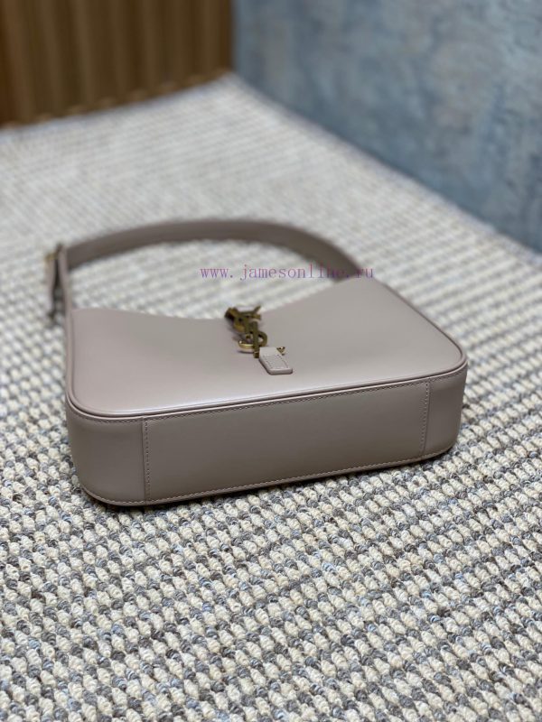 YSL's new underarm bag for spring and summer fashion shows features a minimalist appearance rppa23tf - Image 4