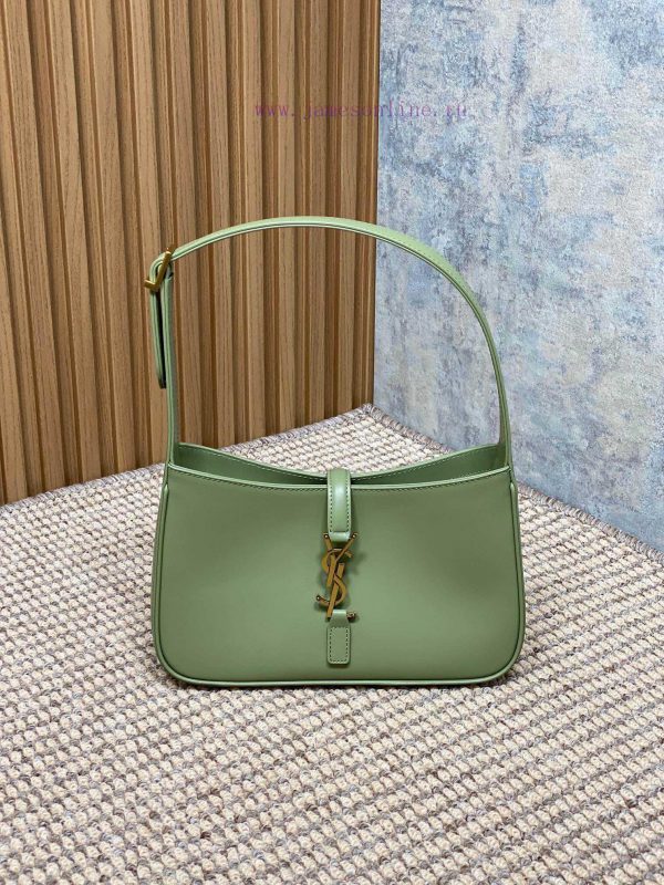 YSL's new underarm bag for spring and summer fashion shows features a minimalist appearance twrixjbz