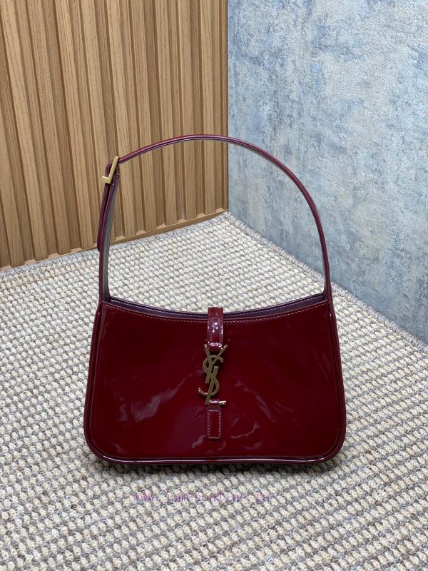 2021 Spring/Summer YSL New Lacquer Underarm Bag with Minimalist Appearance and Logo, Simple ci1lfpm6