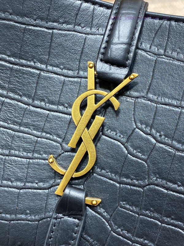 YSL's new underarm bag for spring and summer fashion shows features a minimalist appearance veivzuwk - Image 6