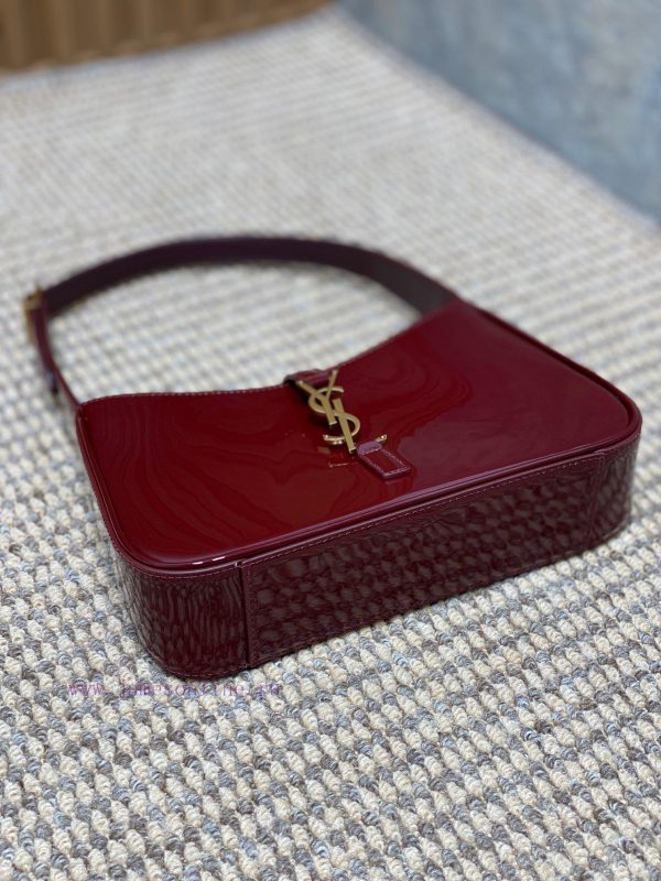 2021 Spring/Summer YSL New Lacquer Underarm Bag with Minimalist Appearance and Logo, Simple ci1lfpm6 - Image 4
