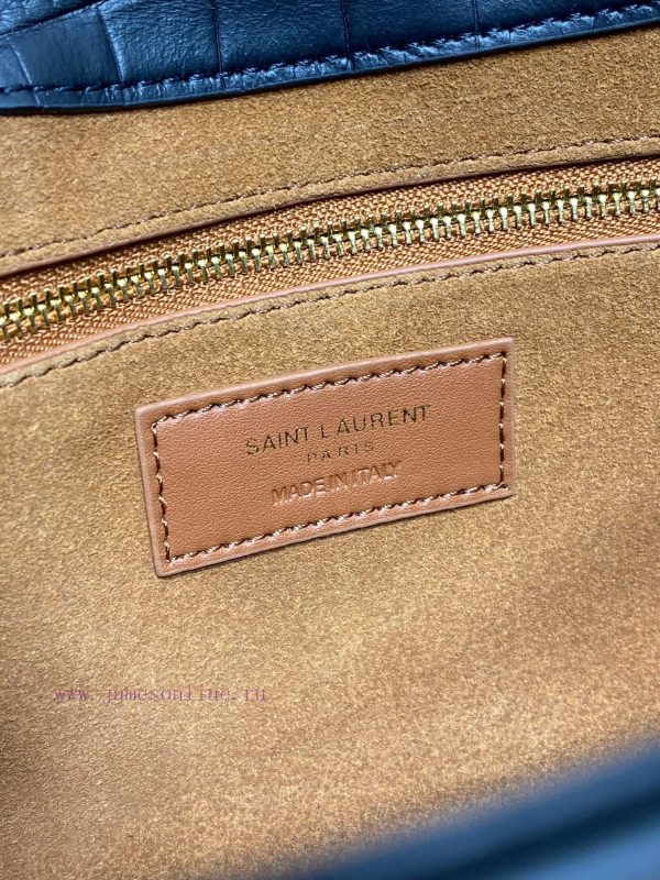 YSL's new underarm bag for spring and summer fashion shows features a minimalist appearance veivzuwk - Image 9
