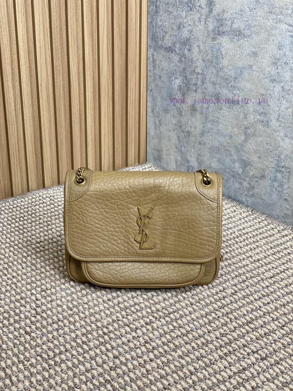 YSL's new Nikki is a bit stylish, classic, and versatile. The brand new retro silver chain l t7glw0cy