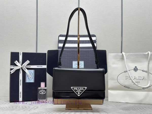 The new crossbody bag organ bag 1BD321 has arrived, with a complete set of matching packaginfxr6hgr7