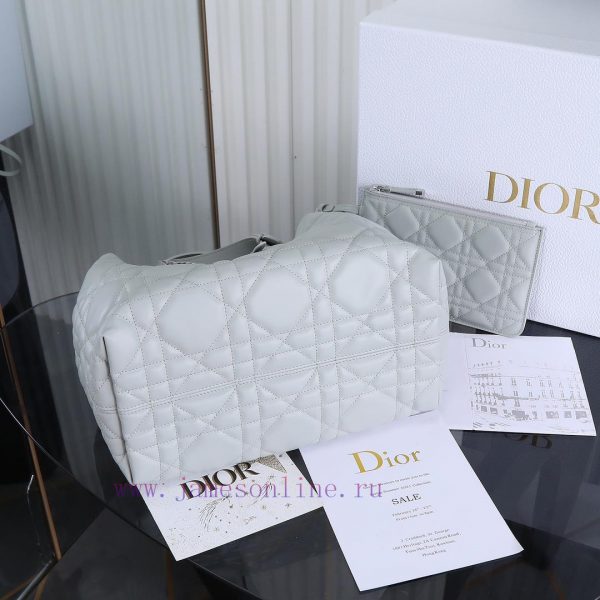 Cloud Grey Medium New Toujours Handbag, this Dior Toujours handbag made a wonderful debut in 228icngs - Image 10