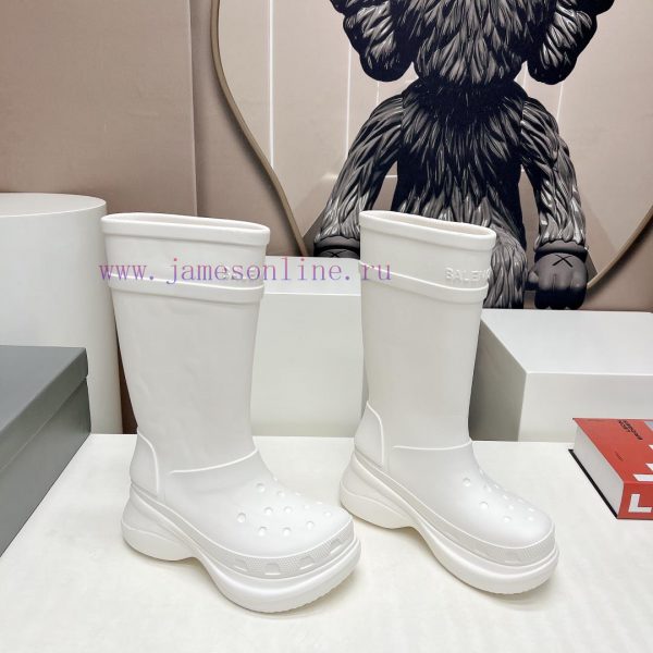 Top tierBALENCIAGA Paris Home 2023 vs Autumn/Winter New Rain Boots CollectionSponge cake thi9xdym7g7 - Image 3