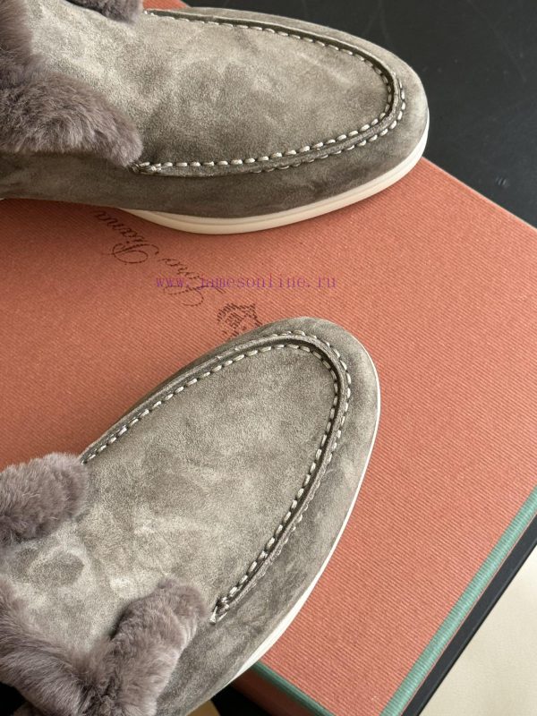 Top version logo pian... a classic fur shoe new color schemeThe price of cabinets has increarqjkprdx - Image 9