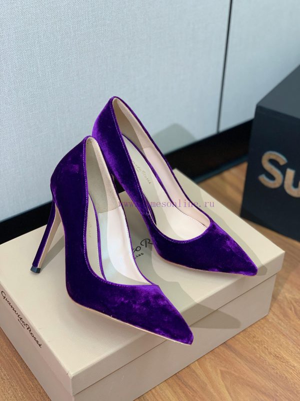 Gianvit Ross classic single shoe. This shoe is full of femininity at first glance, and thoseyd75mx3o - Image 3