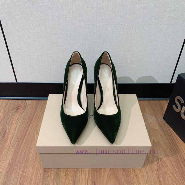 Gianvit Ross classic single shoe. This shoe is full of femininity at first glance, and those4bvzc8b8