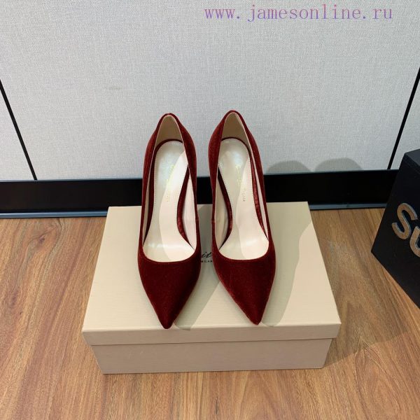 Gianvit Ross classic single shoe. This shoe is full of femininity at first glance, and thosedj6d81rz