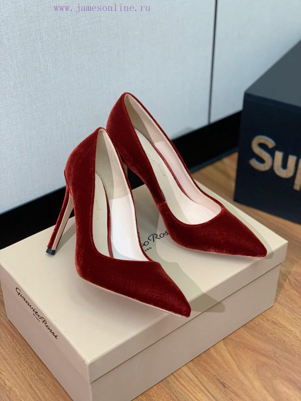 Gianvit Ross classic single shoe. This shoe is full of femininity at first glance, and thosedj6d81rz - Image 3
