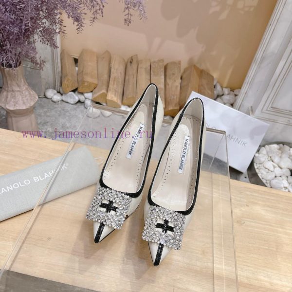 MANOLO BLAHNlK 2023 Autumn New Collectionᵀᴴᴱ ᴮᴱˢᵀ ᴵˢ ᶠᴼᴿ ᵞᴼᵁMB has always been a dream shoe smq1rmtr