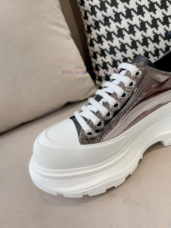 Metal surfaceTop quality, inspection free products withAlexander McQueen's new canvas seriesf3d5byda - Image 9