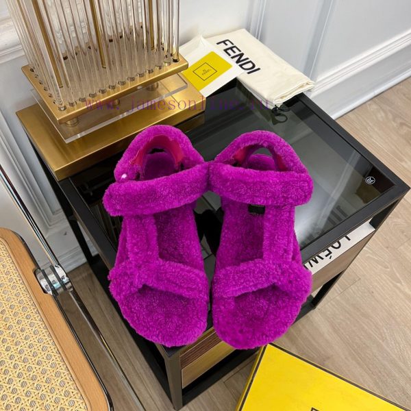 FENDI | 2023 ??FDfendi x Skims collaboration popular hairy sandals series 〰Developed in the km3mmphr