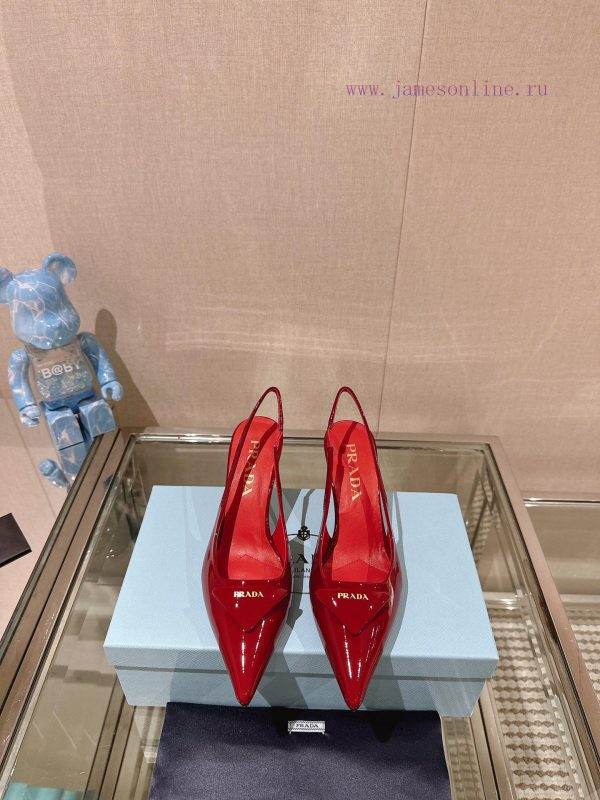 -24Ss Early Spring New Prada Stiletto Heel Back Air SandalsThis patent leather high-heeled sc9m971on