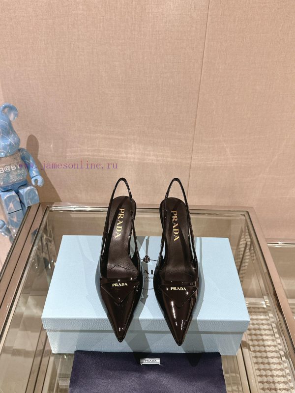 -24Ss Early Spring New Prada Stiletto Heel Back Air SandalsThis patent leather high-heeled sgyv123hs