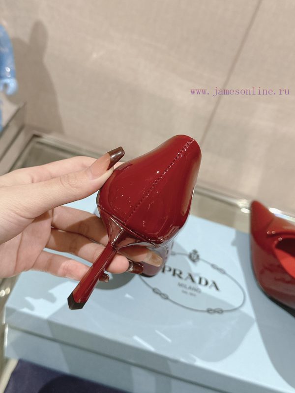 -24Ss Early Spring New Prada Stiletto ShoesThis patent leather high-heeled shoe presents a s6ze77e54 - Image 8