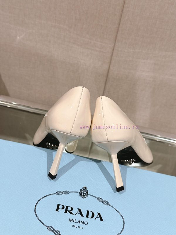 -24Ss Early Spring New Prada Stiletto ShoesThis patent leather high-heeled shoe presents a sojm6h11u - Image 8