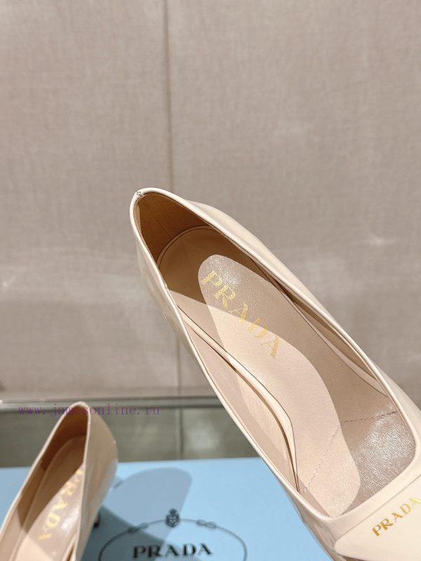 -24Ss Early Spring New Prada Stiletto ShoesThis patent leather high-heeled shoe presents a sojm6h11u - Image 9